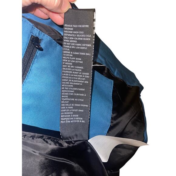 NWOT Size XL Women’s Arctic Expedition Down Parka With Faux Fur Lined Hood - Picture 11 of 12